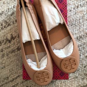 Brand new Tory Burch nude flats
